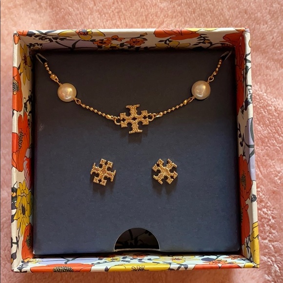 Tory Burch Jewelry - Tory Burch Bracelet & Earrings Set